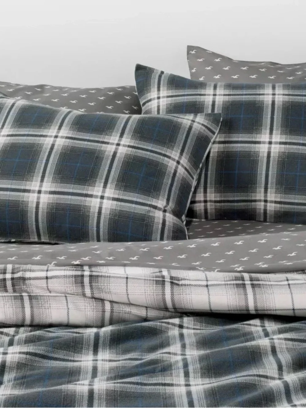 Twin/TwinXL Hollister x Target Percale Patchwork Comforter set Navy Gray Plaid